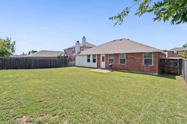 Building Photo - 2140 Hacienda Ct