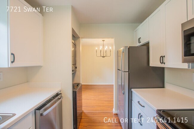 Building Photo - 7721 Swan Terrace