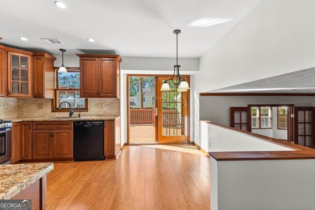 Building Photo - 102 Bluegill Trce