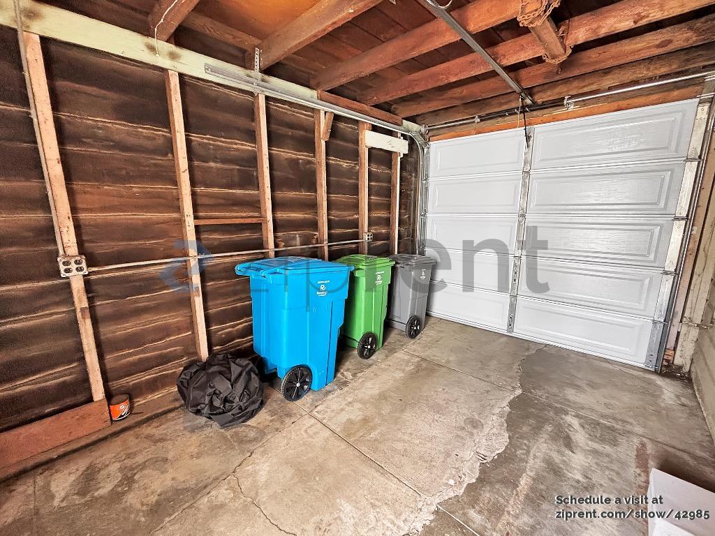 Building Photo - 1362 48th Ave