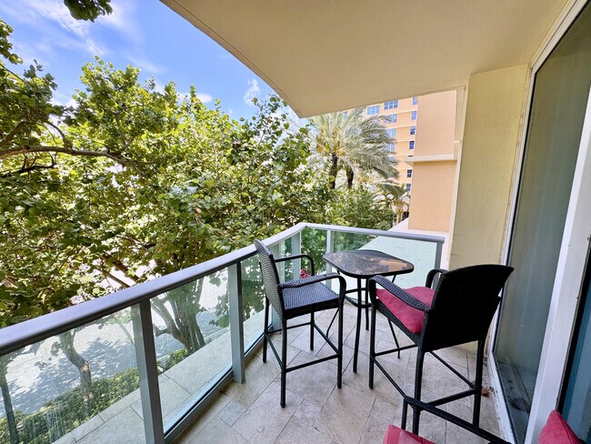 Building Photo - 2501 S Ocean Dr