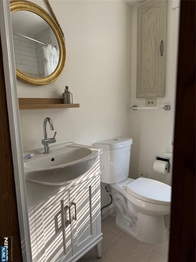 Building Photo - 506 Morningside Rd