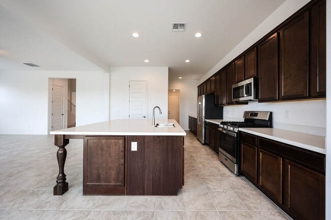 Building Photo - 3 Bedroom + Den and Loft in Aloravita Community