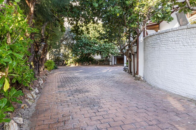 Building Photo - 3490 S Ocean Blvd