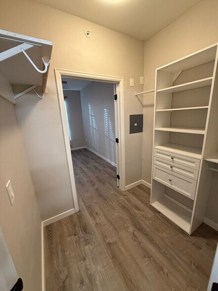 Building Photo - 7423 S Quail Cir