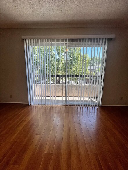 Building Photo - 636 E Verdugo Ave