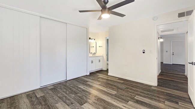 Building Photo - Pleasant 2b/2ba Condo in Wonderful South S...