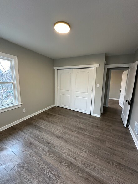 Bedroom 1 - 154 W Plumer St