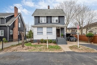 Building Photo - 36 Cortlandt Pl