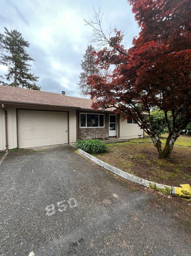 Building Photo - 18950 NW Shadow Ln