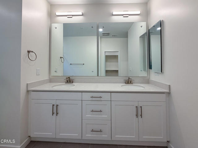 Building Photo - 1568 E Thompson Blvd