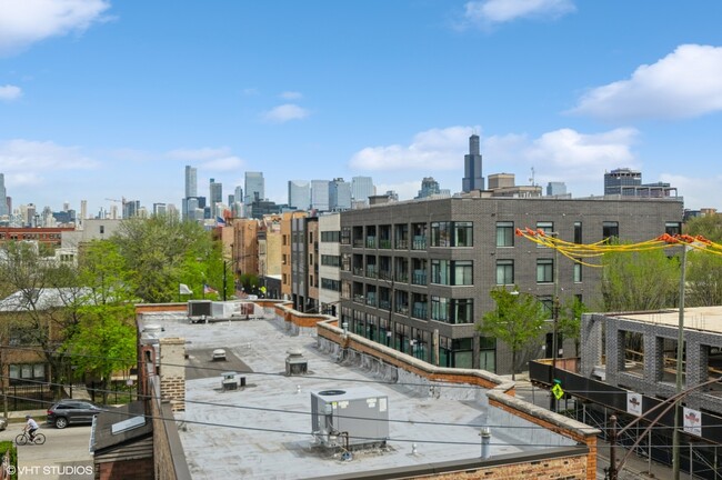 Building Photo - 505 N Hermitage Ave