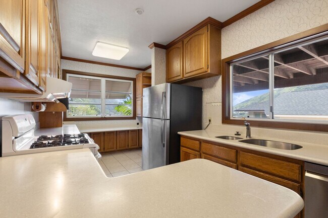 Building Photo - 2910 Nanihale Pl