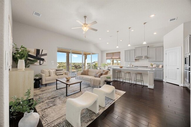 Building Photo - 5501 La Canada Wy