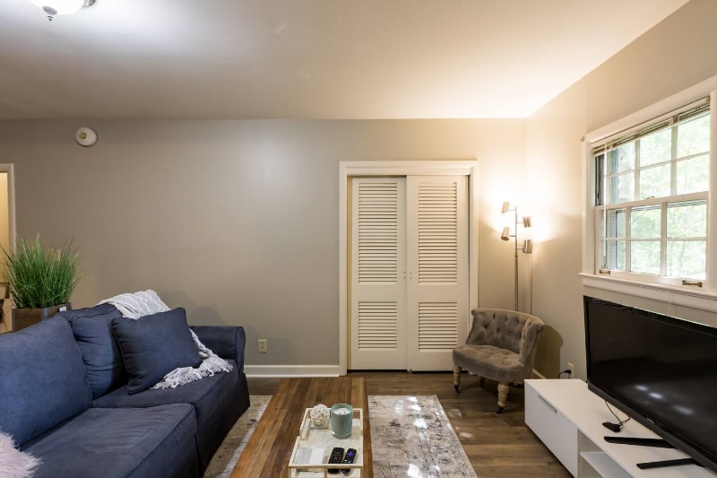 Building Photo - 692 N Superior Ave