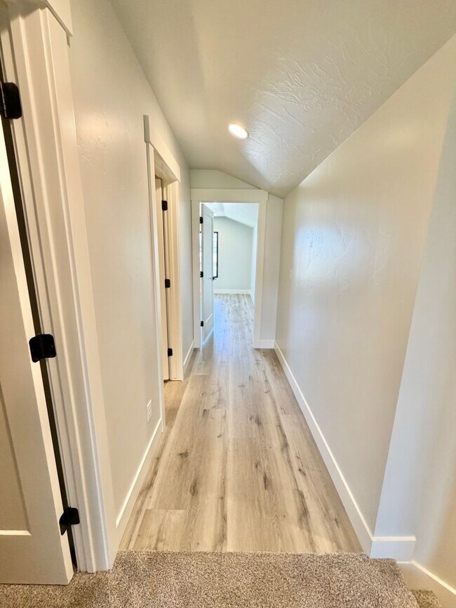 Building Photo - 3134 Blue Heron Dr