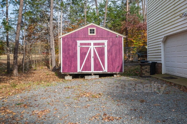 Building Photo - 79 River Run Ln