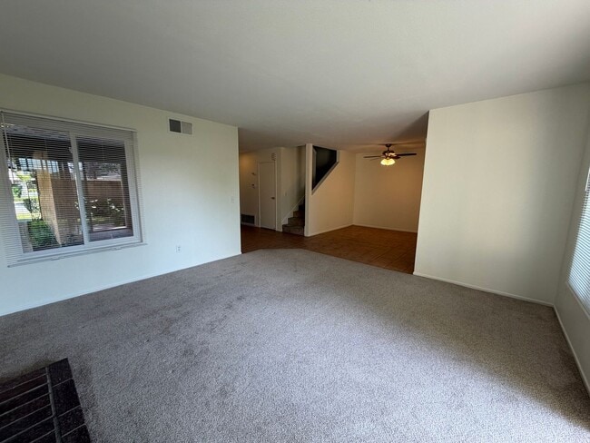 Building Photo - 800-806 S Park Hyde St