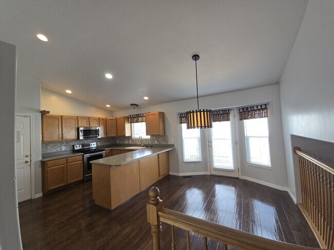 Building Photo - 1361 N 325 E