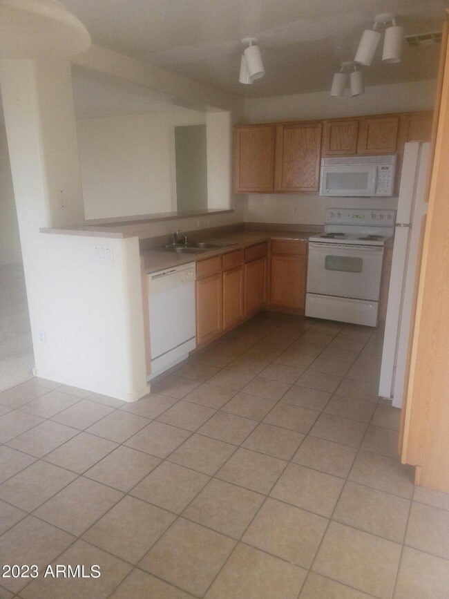Building Photo - 22619 W Papago St