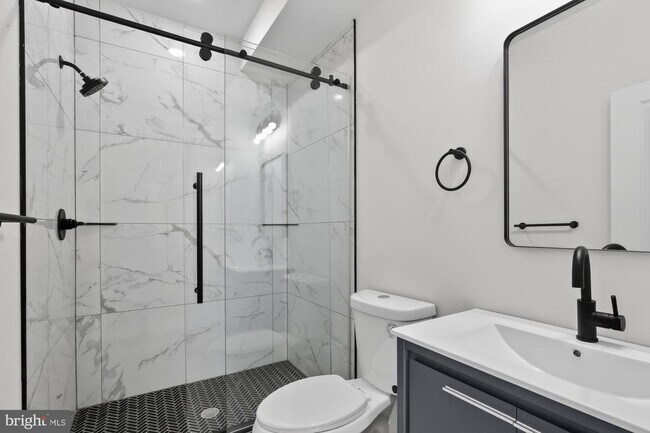 Building Photo - 2333 E York St