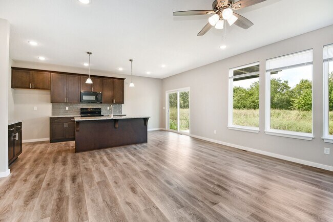 Building Photo - Great spacious home in Willard