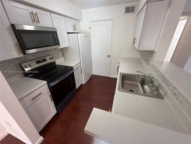 Building Photo - 2341 NW 33rd St