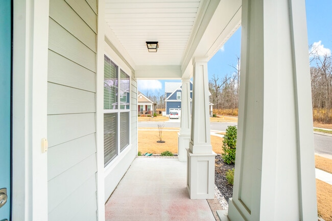 Building Photo - 2262 Sanibel Ln