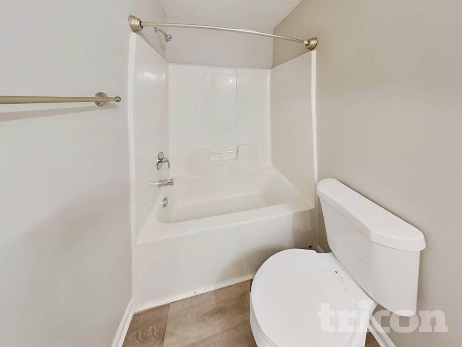 Building Photo - 6800 Lakinsville Ln