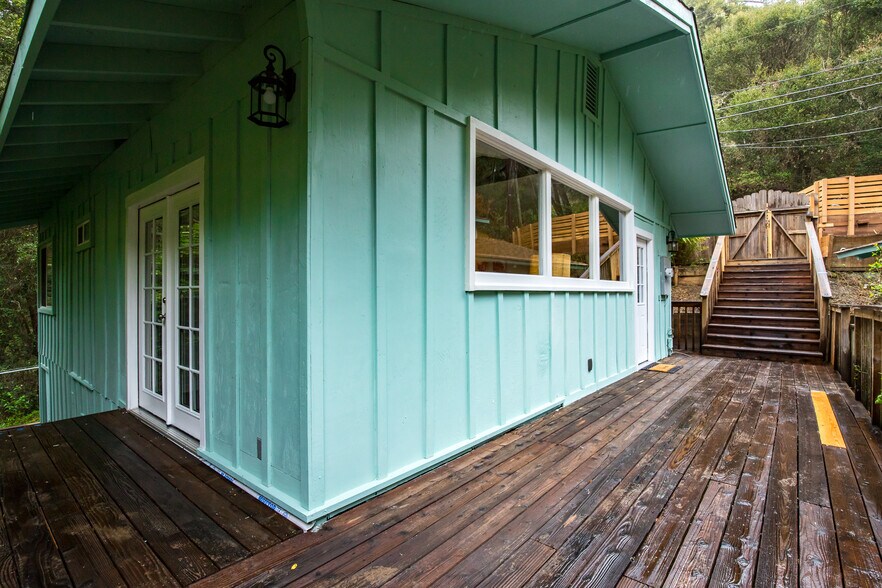Building Photo - 665 Cathedral Dr