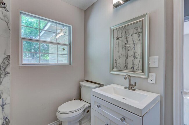 Building Photo - 5647 Belarbor St