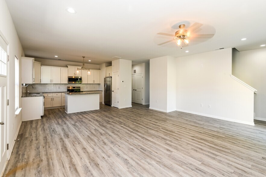 Building Photo - 7101 Plott Rd