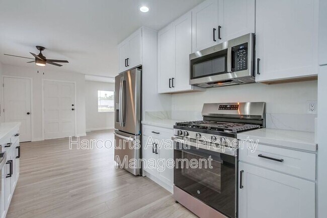 Building Photo - 523 S Barnwell St