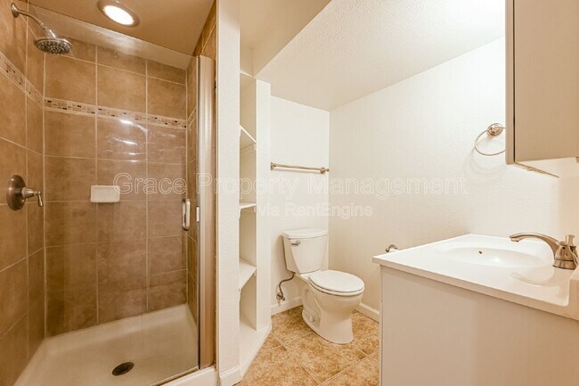 Building Photo - 270 Beryl Way