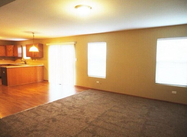 Building Photo - 1408 Lasser Dr