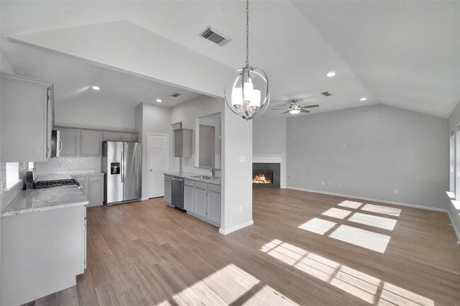 Building Photo - 14911 Englebrook Dr
