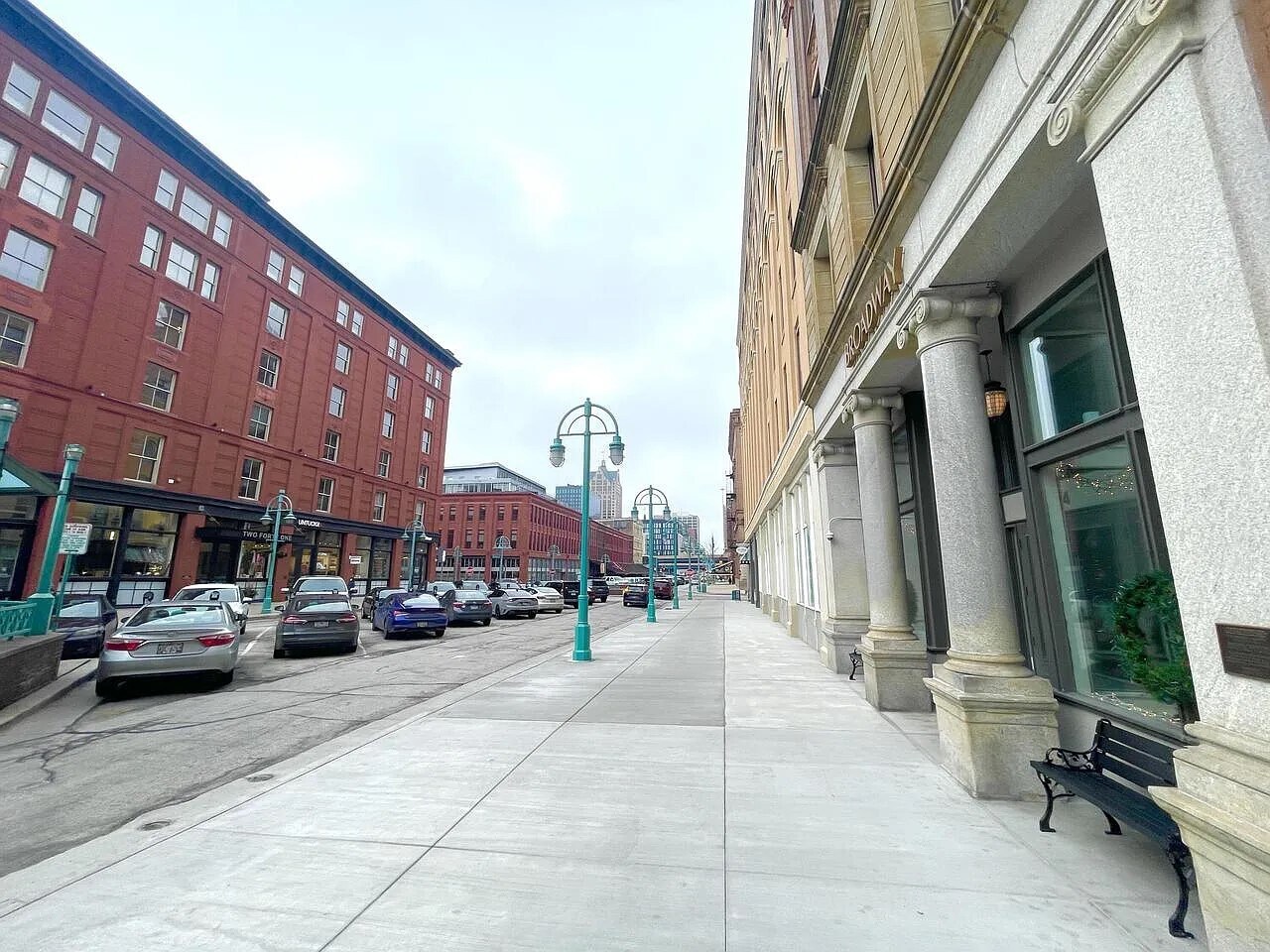 Building Photo - 234 N Broadway