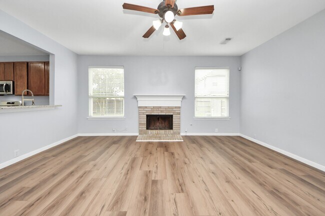 Building Photo - 9002 Sundown Dr