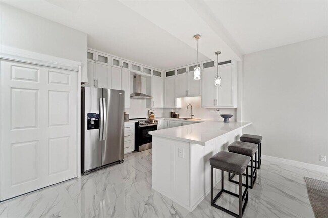 Building Photo - 651 Bering Dr