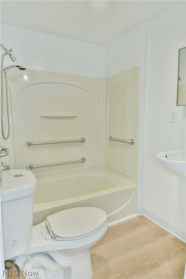 Building Photo - 401 Williams St SE