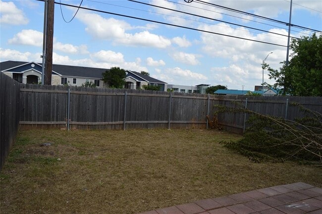 Building Photo - 9404 Menchaca Rd