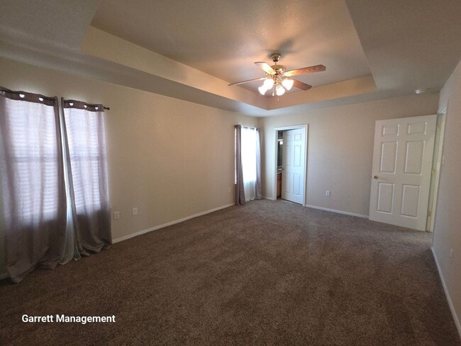 Building Photo - 2/2 Brick Townhome with Garage