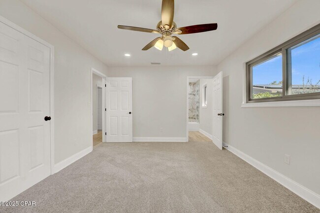 Building Photo - 5204 Park St