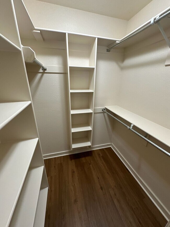 Building Photo - Dan Owens Properties