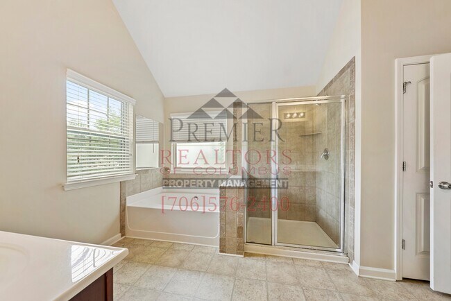 Building Photo - 306 Irish Ln