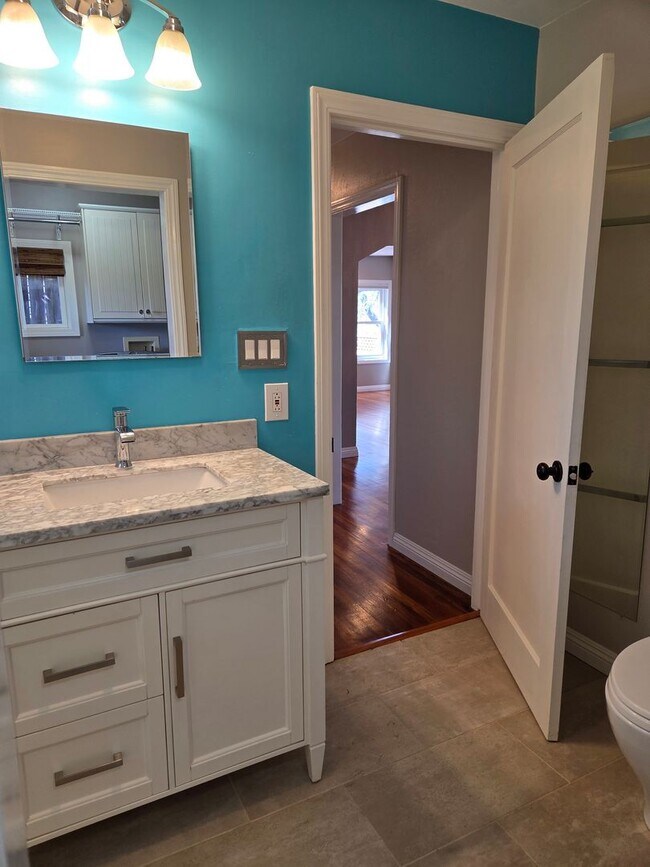 Building Photo - Historic Folsom 2 Bdrm, 1 Bath