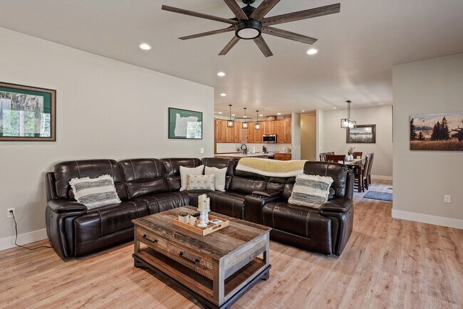 Building Photo - 17110 Crane Dr