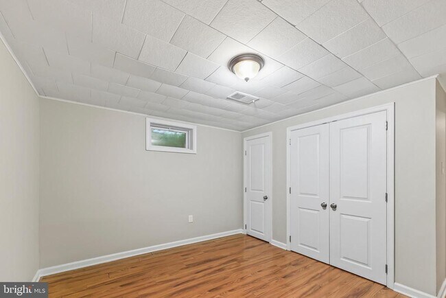 Building Photo - 2722 Woodley Pl