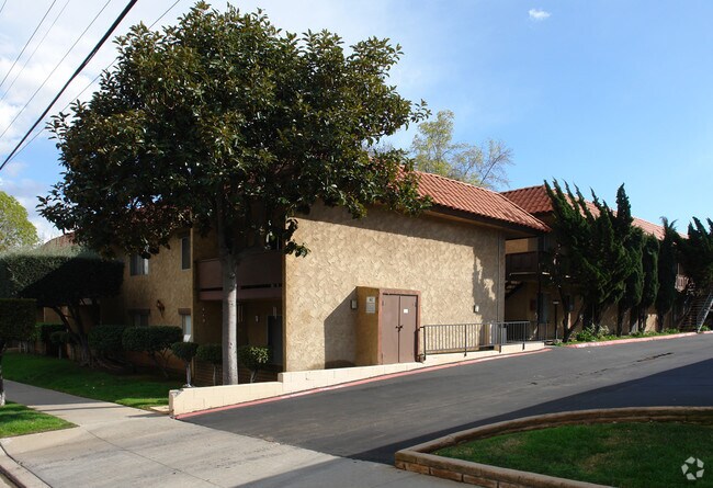 Building Photo - Elan Pointe Vista