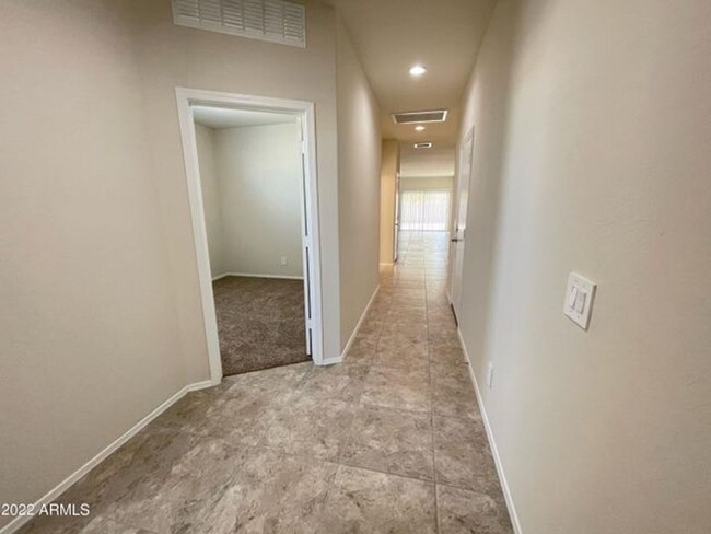 Building Photo - Brand NEW 3 Bed/2Bath never in Crestfield ...